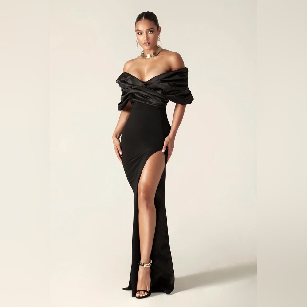 ALIEVA PRESLEY CREPE RUFFLE SHOULDER GOWN DRESS